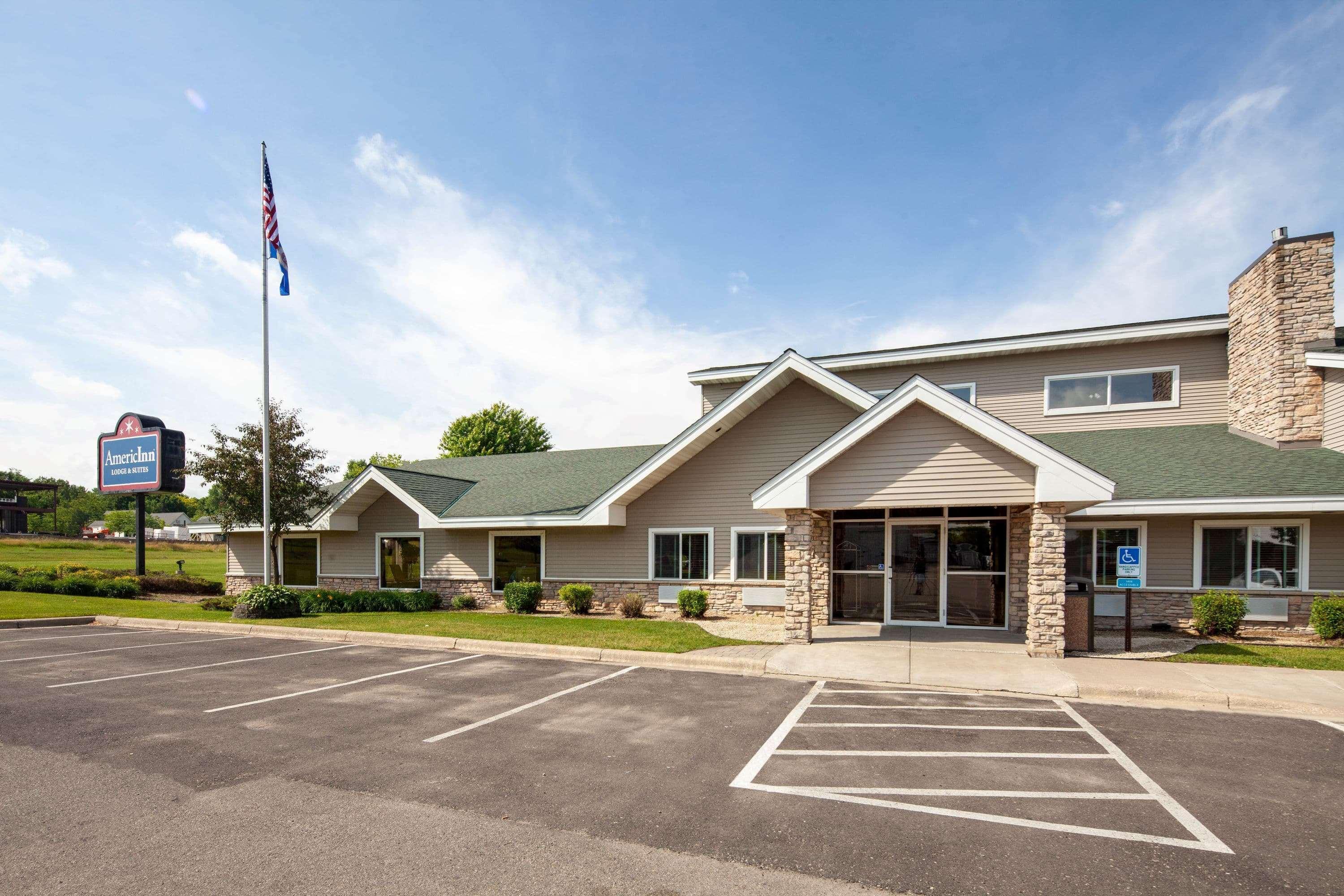 Americinn By Wyndham Northfield Dış mekan fotoğraf