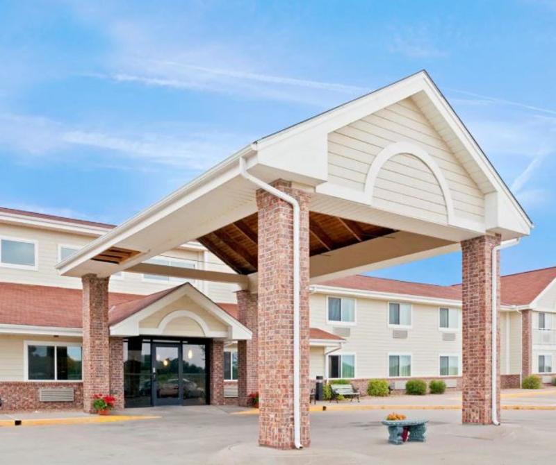 Americinn By Wyndham Northfield Dış mekan fotoğraf